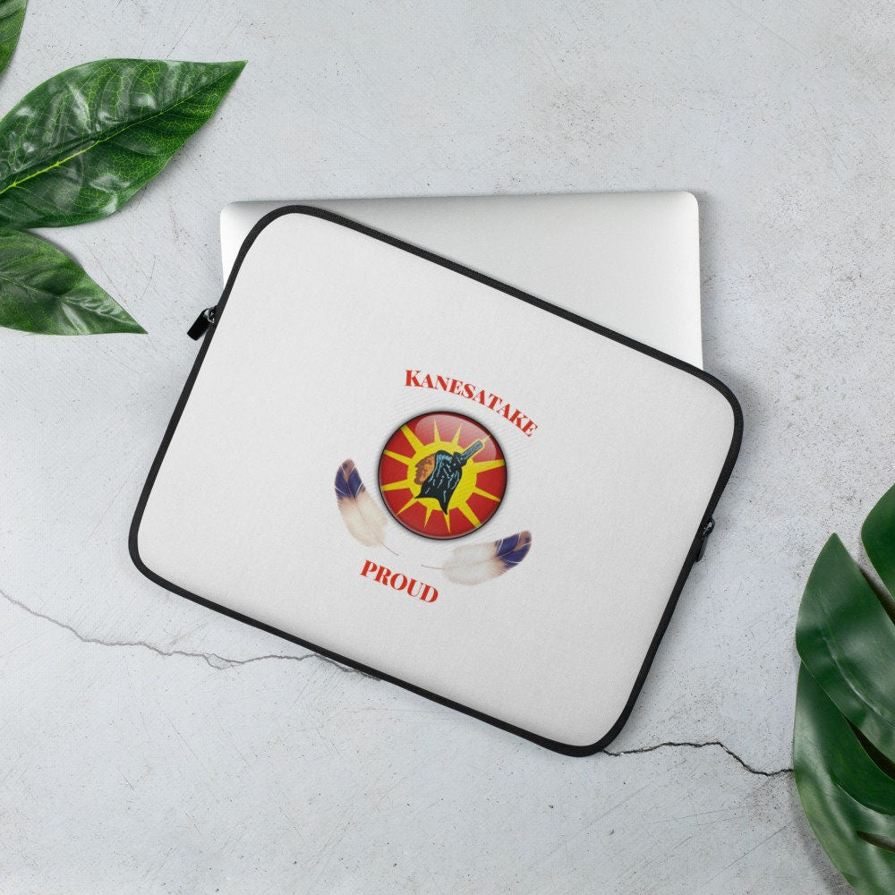 Kanesatake Proud Mohawk Iroquois Laptop Sleeve Graphic Tee – Cozy Vibes · Must-Have Style