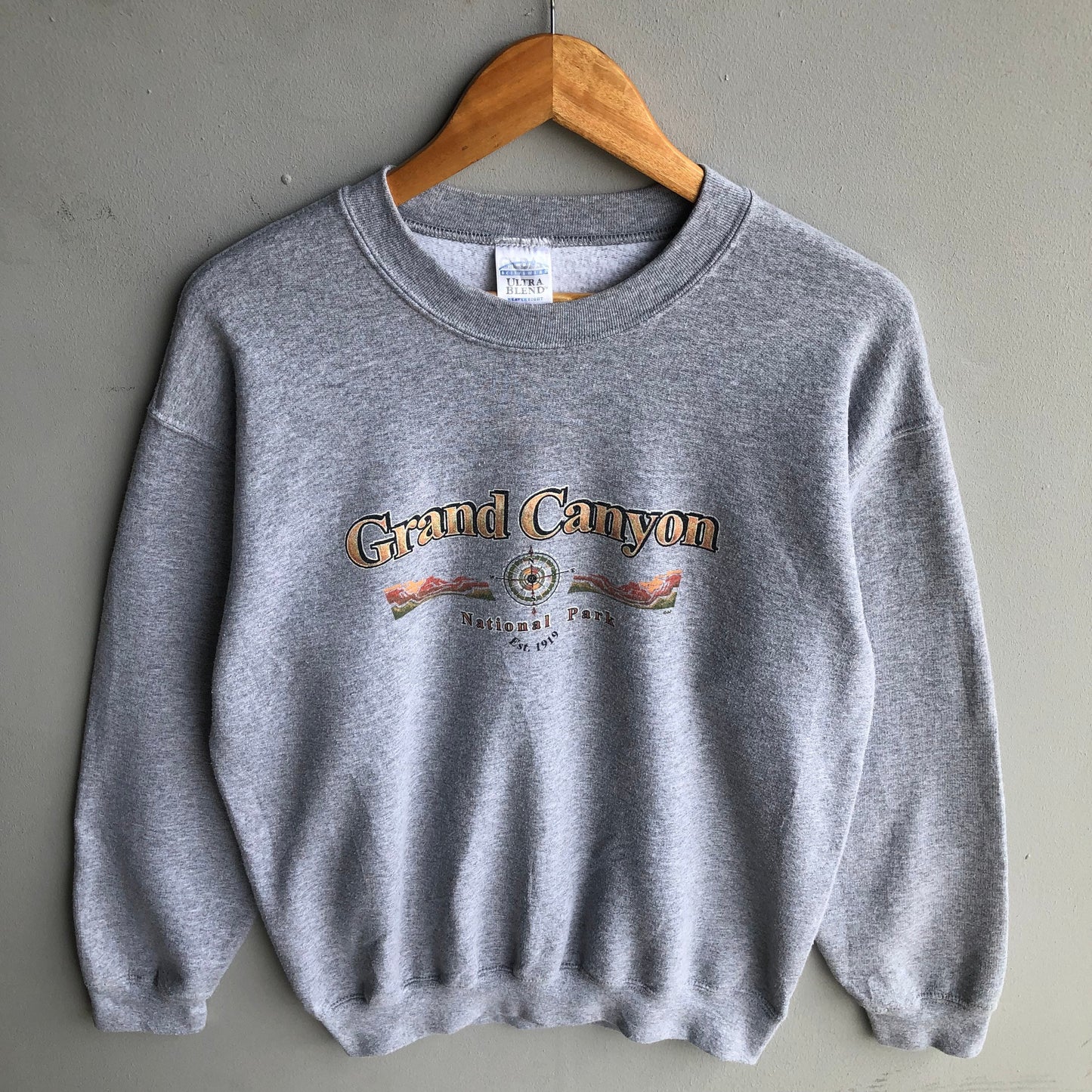 Vintage Y2K Gildan Tag Grand Canyon National Park Spellout Big Logo Printed Sweatshirt Crewneck Pullover Sweater Colour Grey Size Medium Sweatshirt – Soft Feel · High-Quality Print