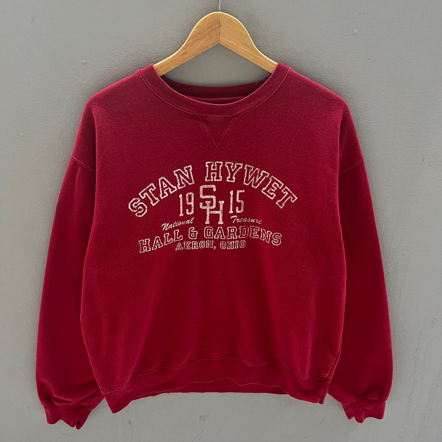 Vintage Gear Tag Royal Caribbean Spellout Big Logo Printed Sweatshirt Crewneck Pullover Sweater Baggie Colour WhiteGrey Size X Large Sweatshirt – Premium Graphic · High-Quality Print