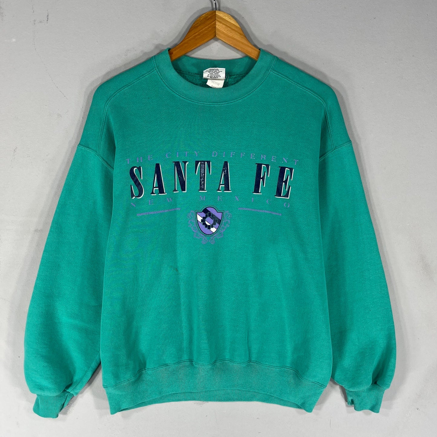 Vintage Gear Tag Sante Fe New Mexico Spellout Printed Sweatshirt Crewneck Pullover Baggie Sweater Mexico Colour Green Size Large Sweatshirt – Feel-Good Design · High-Quality Print