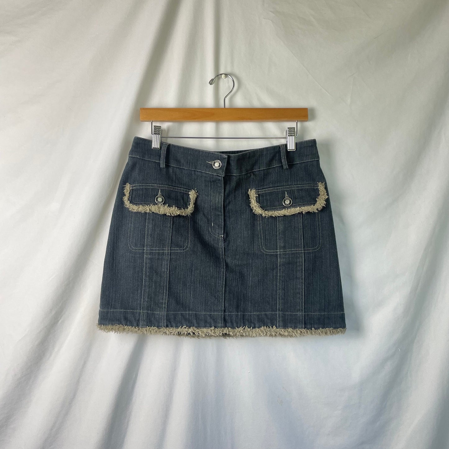 Y2K Denim Mini Skirt with Faux Shearling Trim Size 8 Graphic Tee – Aesthetic Look · Great Gift For Fans