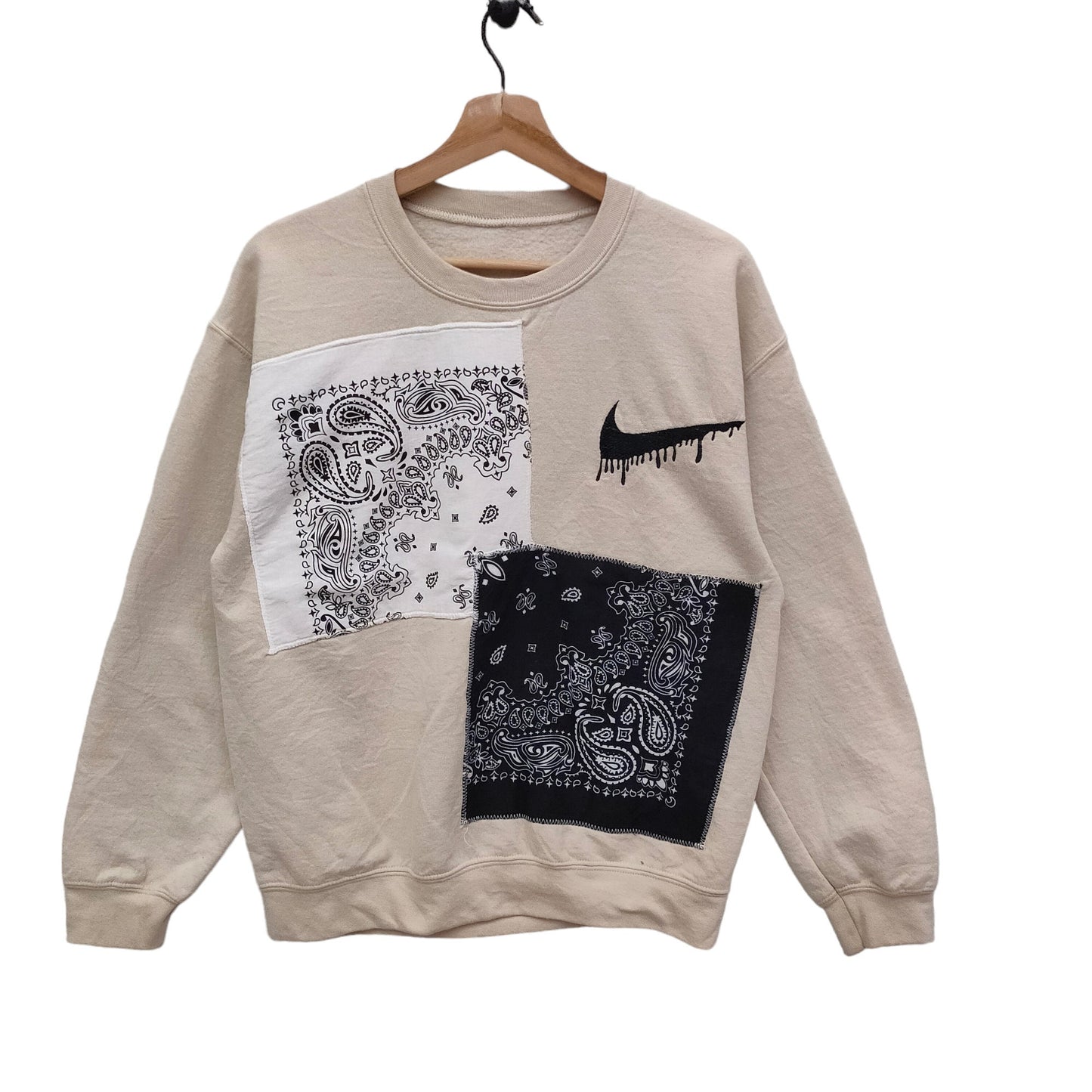 Y2K Patterned Sweatshirt Medium Vtg Style Embroidery Color Block Sweater Jumper Crewneck Size M Sweatshirt – Bold Style · Perfect For Daily Wear