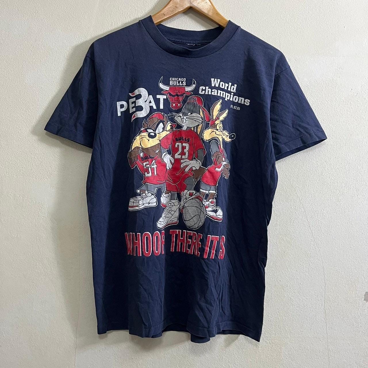 Vintage Chicago Bulls T shirt Graphic Tee – Warm & Stylish · Must-Have Style