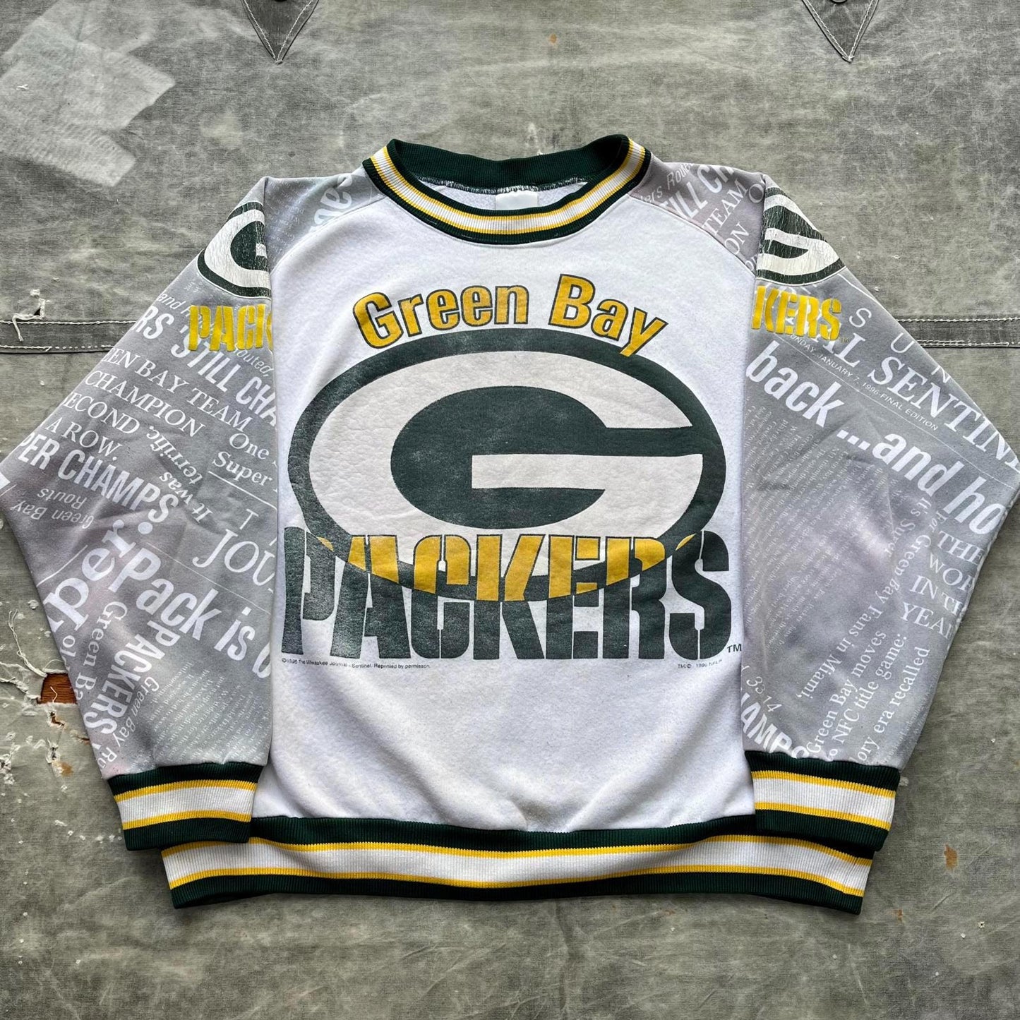 Vintage 90s NFL Green Bay Packers Newspaper AOP Sweatshirt Sweatshirt – Easygoing Wear · High-Quality Print