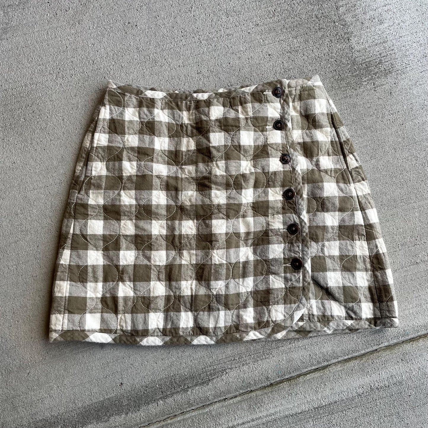 Madewell green plaid quilted skirt size 6 Graphic Tee – Fan Favorite · Great Gift For Fans