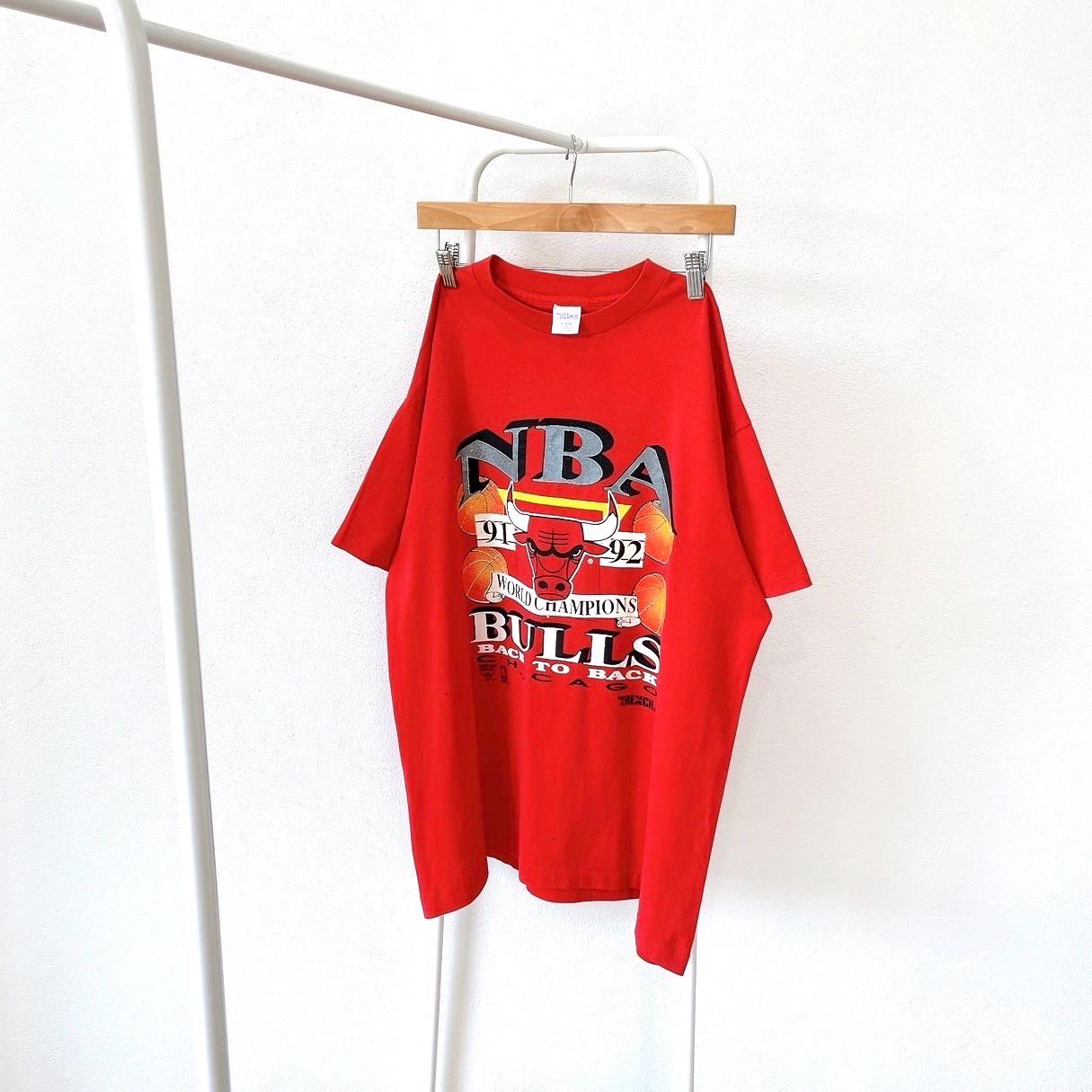 Vintage 90s Chicago Bulls NBA basketball 1992 vintage Trench red t shirt XL Graphic Tee – Bold Style · Great Gift For Fans