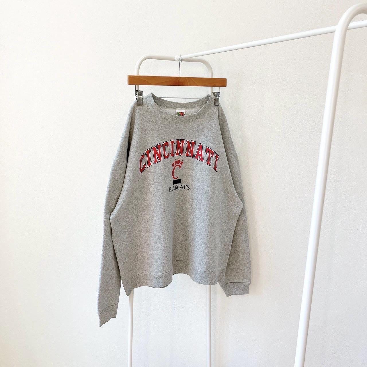Vintage Cincinnati Bearcats NCAA vintage Fruit of the loom gray sweatshirt L Sweatshirt – Aesthetic Look · Trending Graphic Apparel