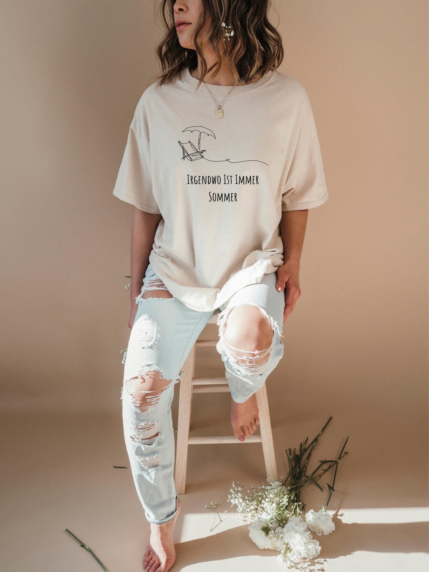Irgendwo ist immer Sommer Shirt Lustiges Sommer Shirt Urlaubsoutfit Strand Shirt Geschenk fr Reisefans Sonnenliebhaber Graphic Tee – Warm & Stylish · Top Pick For Any Outfit