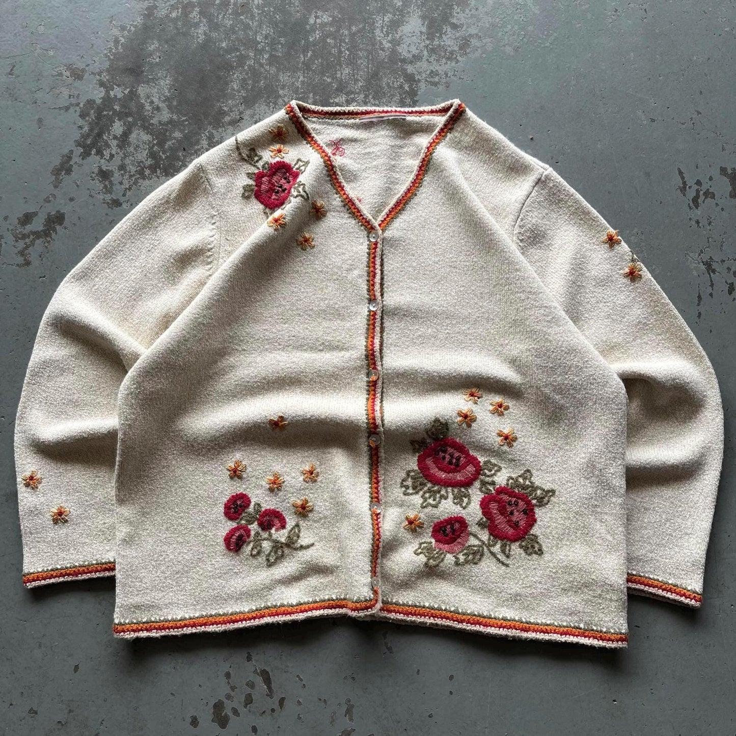 Vintage 90s Y2K Unique Cream Pink Floral Sweater Cardigan Graphic Tee – Warm & Stylish · Trending Graphic Apparel