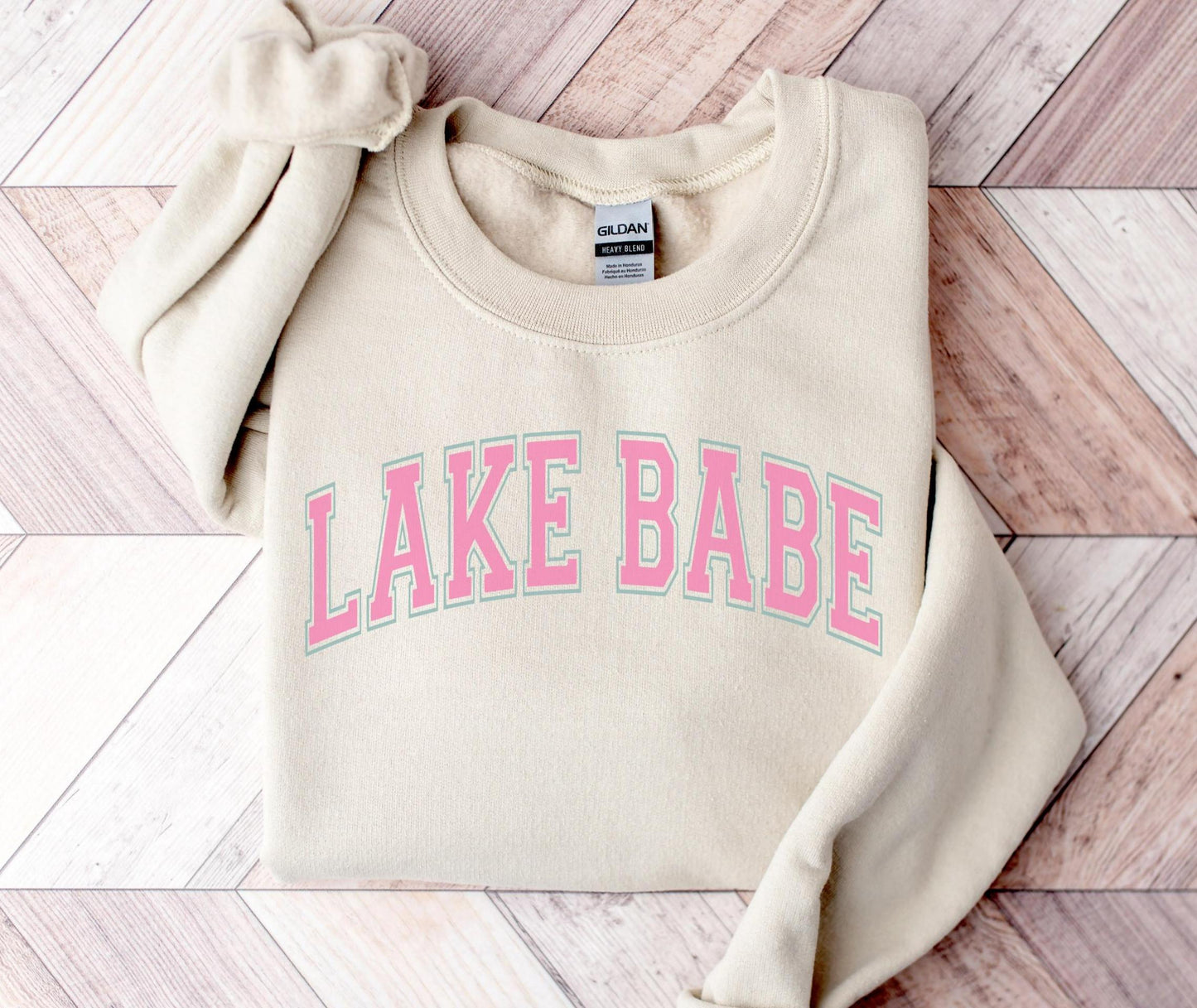 Lake Babe Sweatshirt Cute Lake Life Crewneck for Women Summer Cabin Pullover Girls Trip Lake Shirt Boating Sweater Sweatshirt – Bold Style · Top Pick For Any Outfit