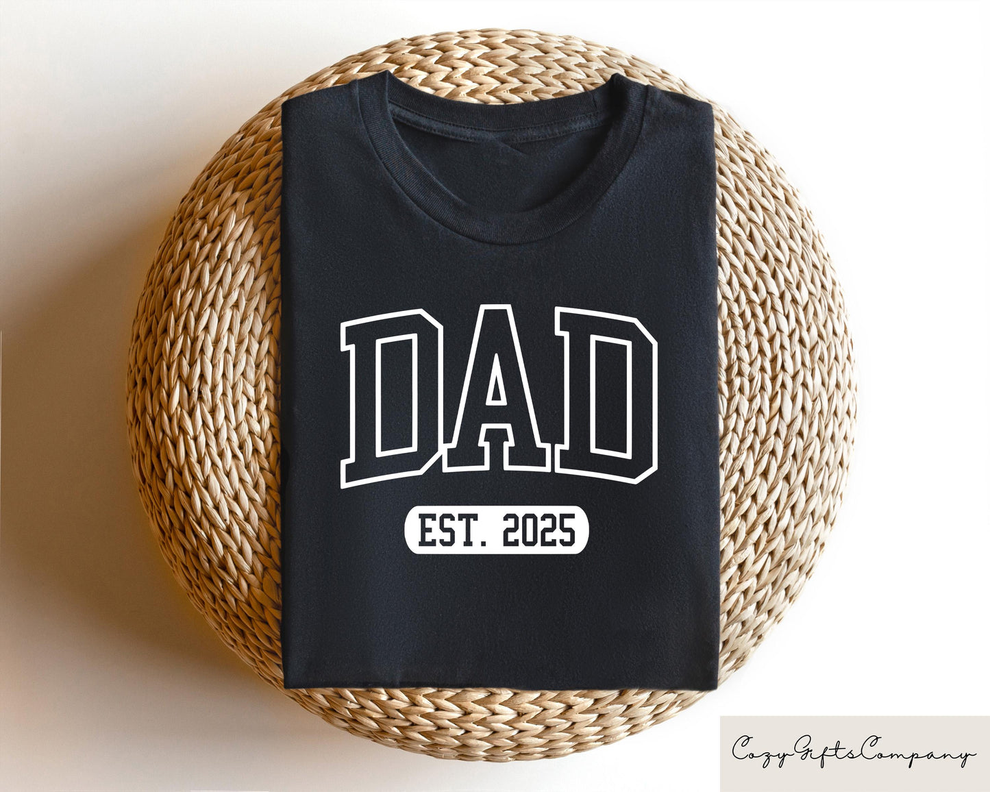 Retro Comfort Dad Est 2025 Shirt Father39s Day T shirt Funny Daddy Sweatshirt New Dad Gift Father39s Day Crewneck Dad39s Birthday Tee Sweatshirt – Soft Feel · High-Quality Print