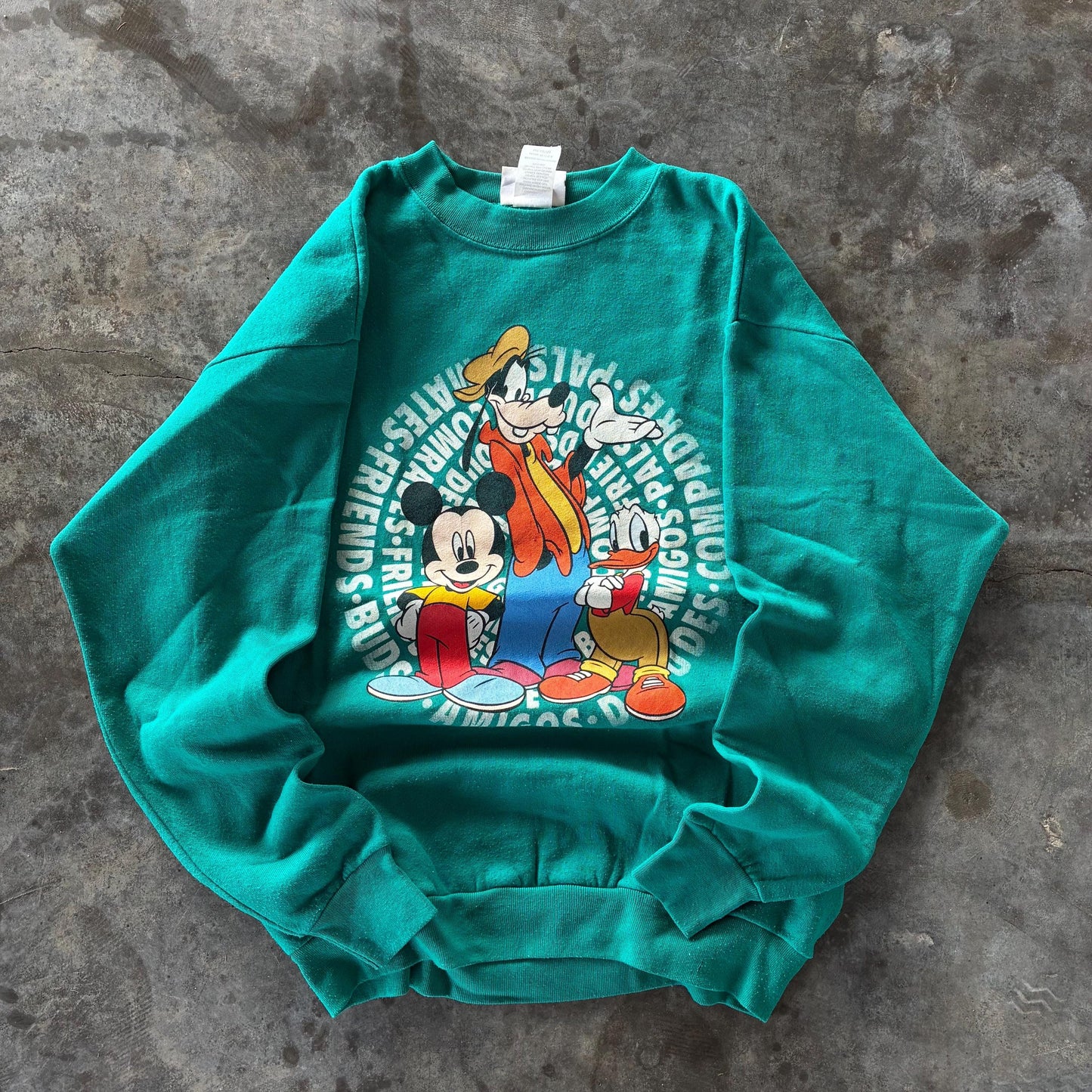Vintage Y2K Tag Disney Mickey Mouse Amigos Printed Vintage Sweatshirt Crewneck Pullover Sweater Vintage Disney Colour Green Size Medium Sweatshirt – Warm & Stylish · High-Quality Print