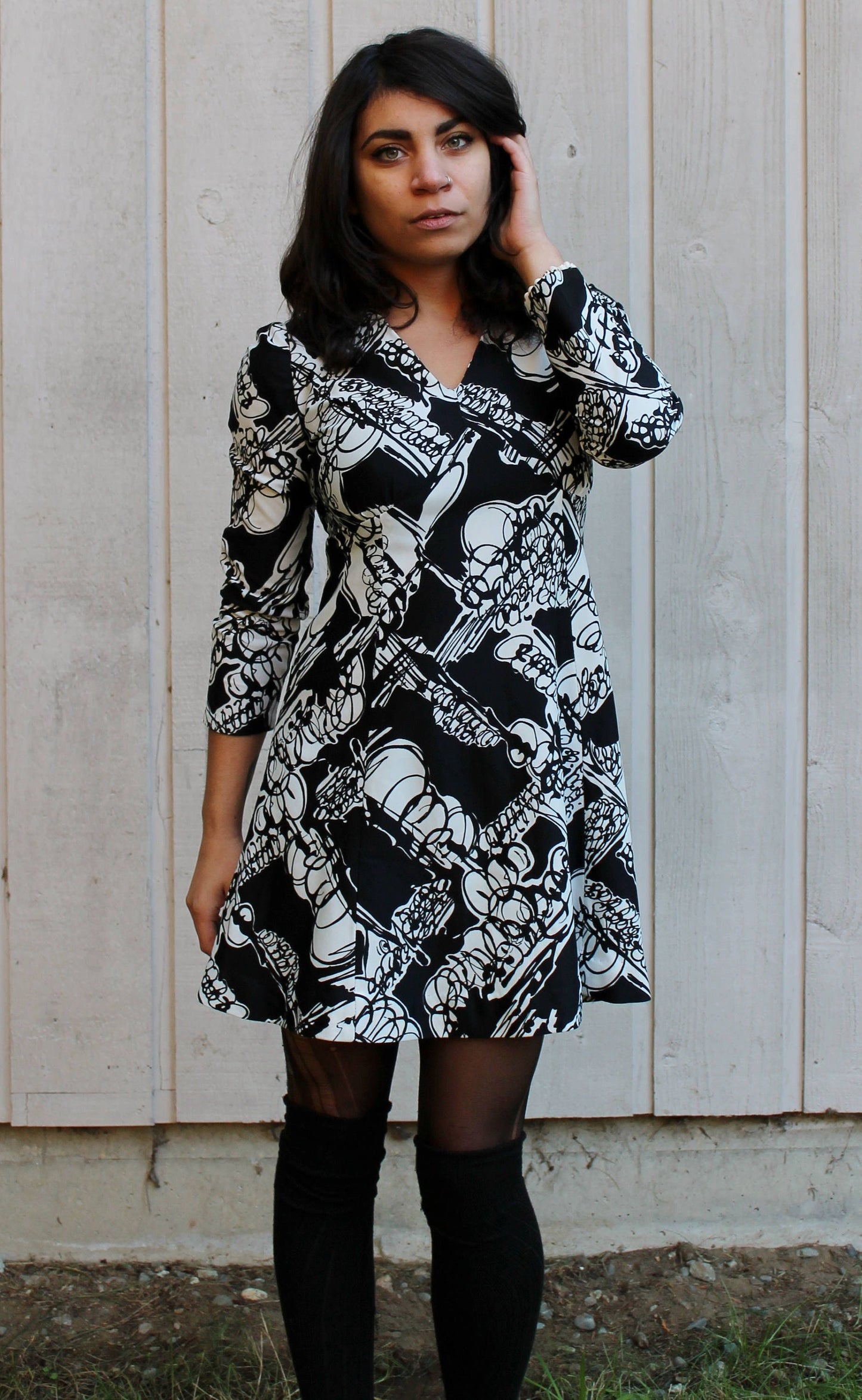Vintage 6039s Mod Black White Abstract Print A line Dress Three Quarter Sleeve Vneck Graphic Tee – Easygoing Wear · Great Gift For Fans