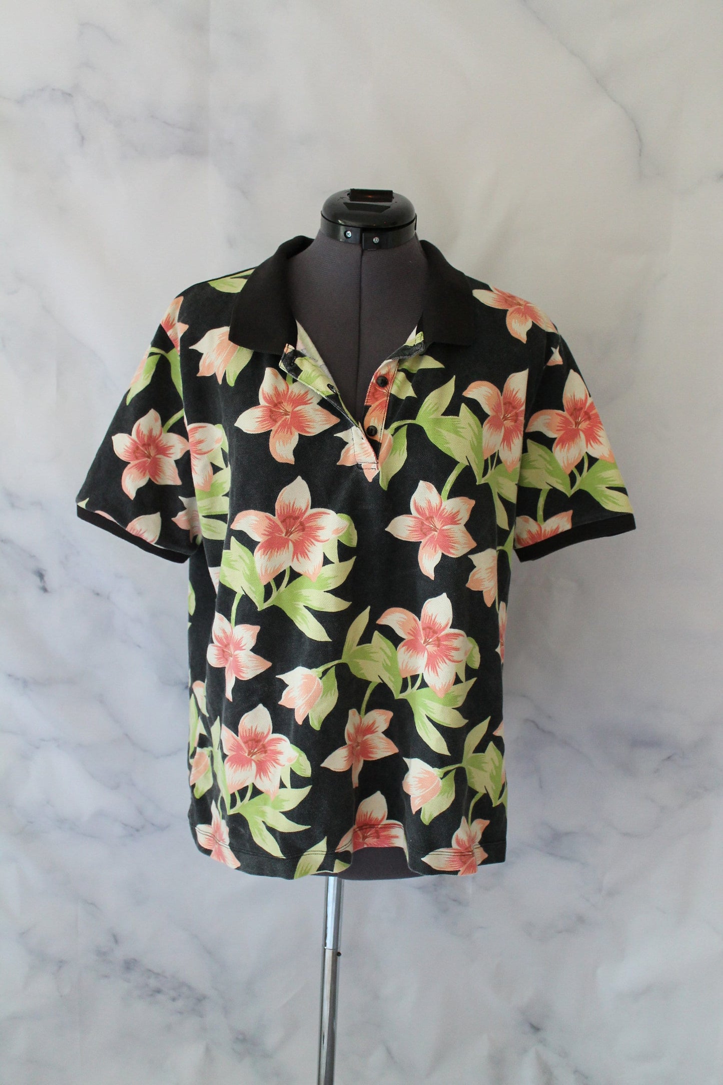 Vintage 90s Hawaiian Print Polo Graphic Tee – Premium Graphic · Trending Graphic Apparel