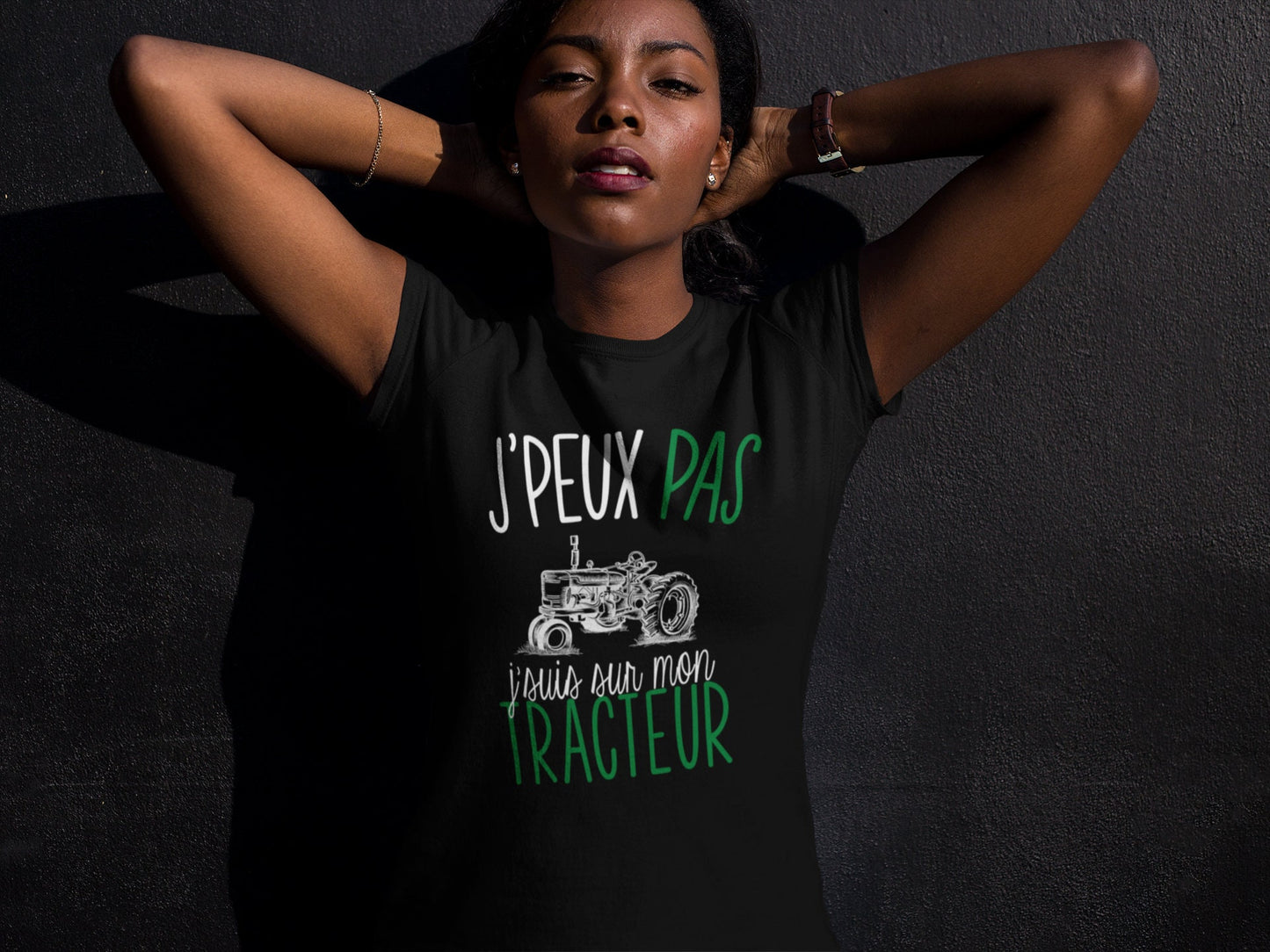 J39peux pas j39suis sur mon Tracteur T shirt Bio Homme Femme Enfant et Body Bb Collection pour Agricultrice Graphic Tee – Warm & Stylish · Top Pick For Any Outfit