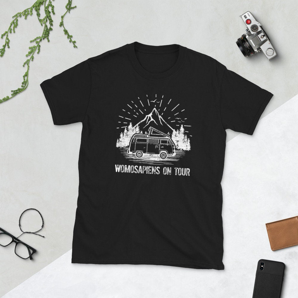 Womosapiens On Tour T Shirt I Vanlife I Traveler Gift I Mountain and Nature Graphic Tee – Bold Style · Perfect For Daily Wear