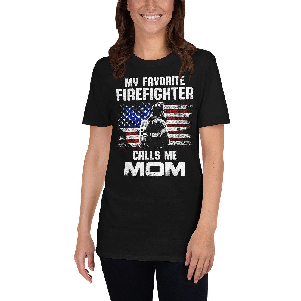 Proud US Firefighter Mom T Shirt Graphic Tee – Aesthetic Look · Great Gift For Fans