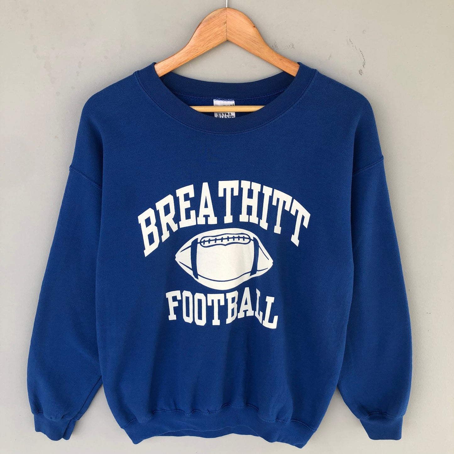 Vintage Y2K Gildan Tag Breathitt Football Big Print Logo Sweatshirt Crewneck Colour Royal Blue Size Medium Sweatshirt – Bold Style · Trending Graphic Apparel