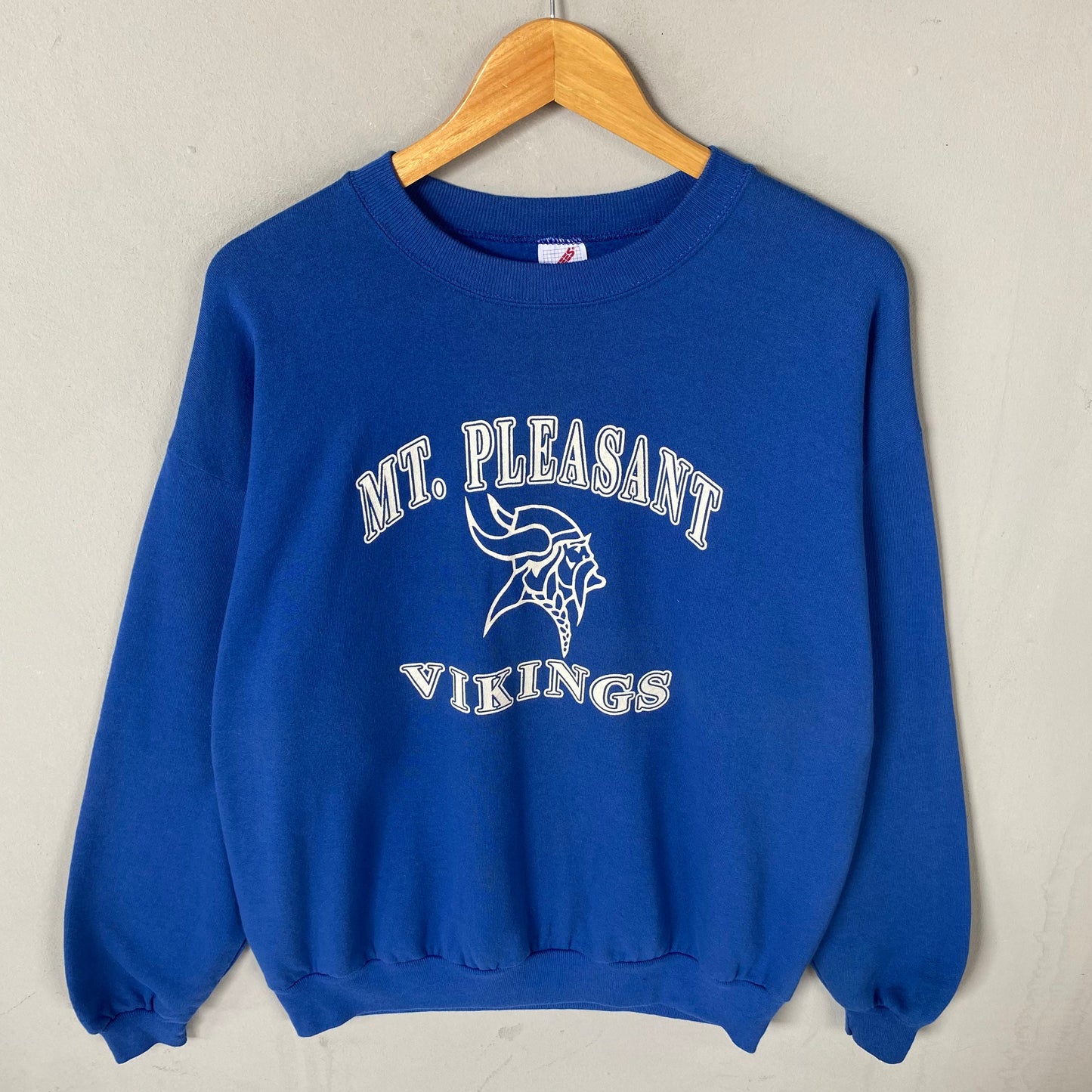 Vintage 90s Jerzees Tag Mt Pleasant Vikings Spellout Biglogo Printed Sweatshirt Crewneck Pullover Sweater Vikings Colour Blue Size X Large Sweatshirt – Premium Graphic · Must-Have Style