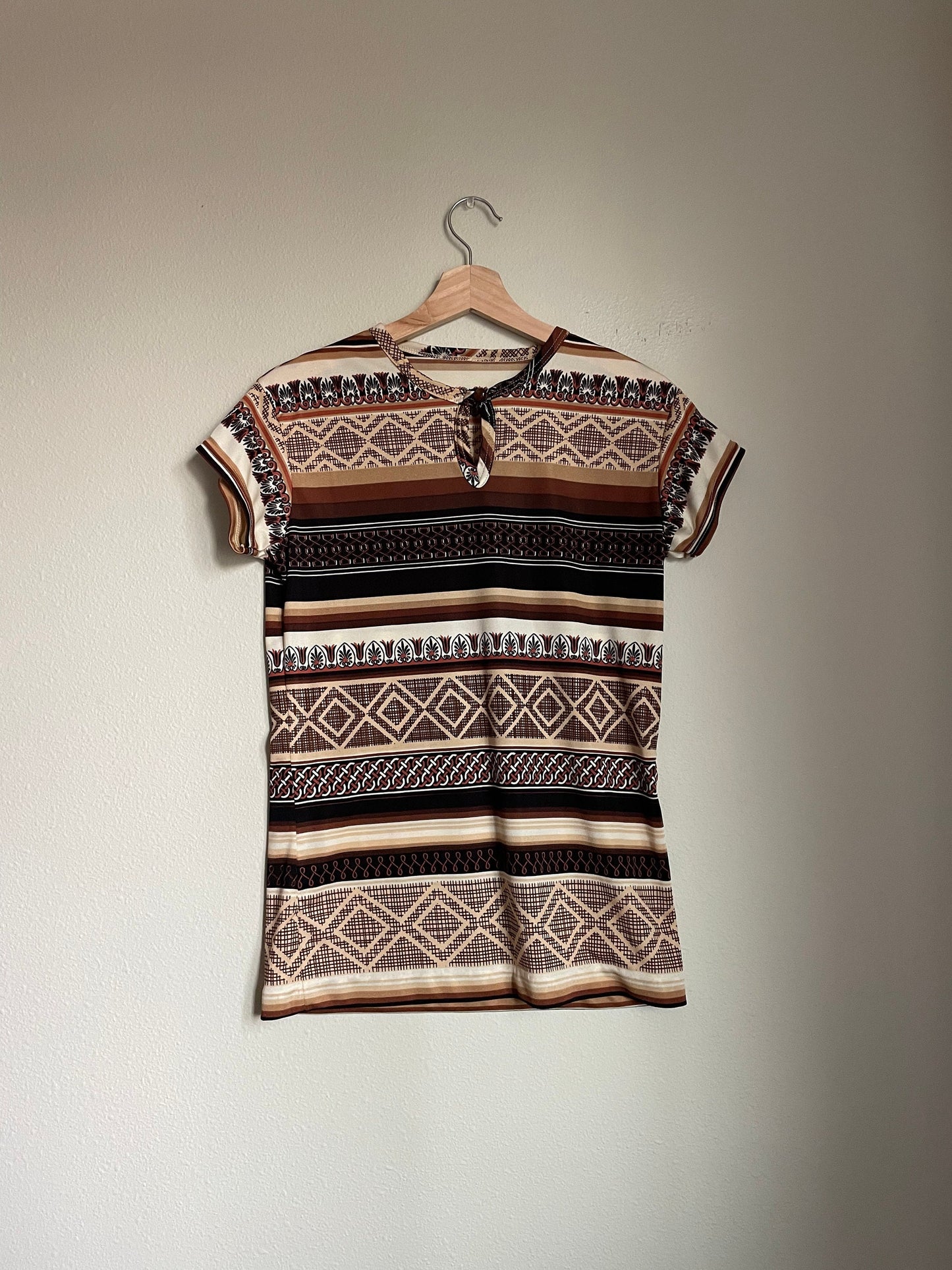 70s Brown Geometric Striped Short Sleeve Top S M Graphic Tee – Everyday Comfort · Perfect For Daily Wear