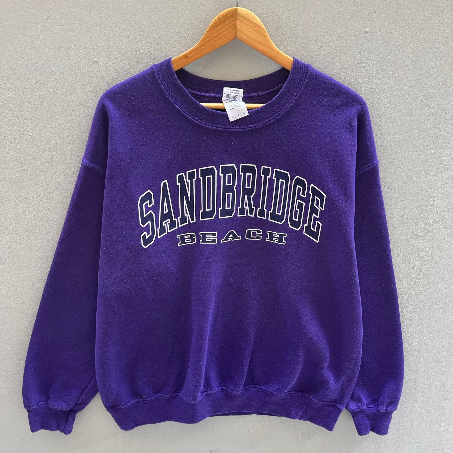 Vintage Gildan Tag Sandbridge Beach Spellout Big Logo Printed Sweatshirt Crewneck Pullover Sweater Sandbridge Colour Purple Size Large Sweatshirt – Warm & Stylish · High-Quality Print