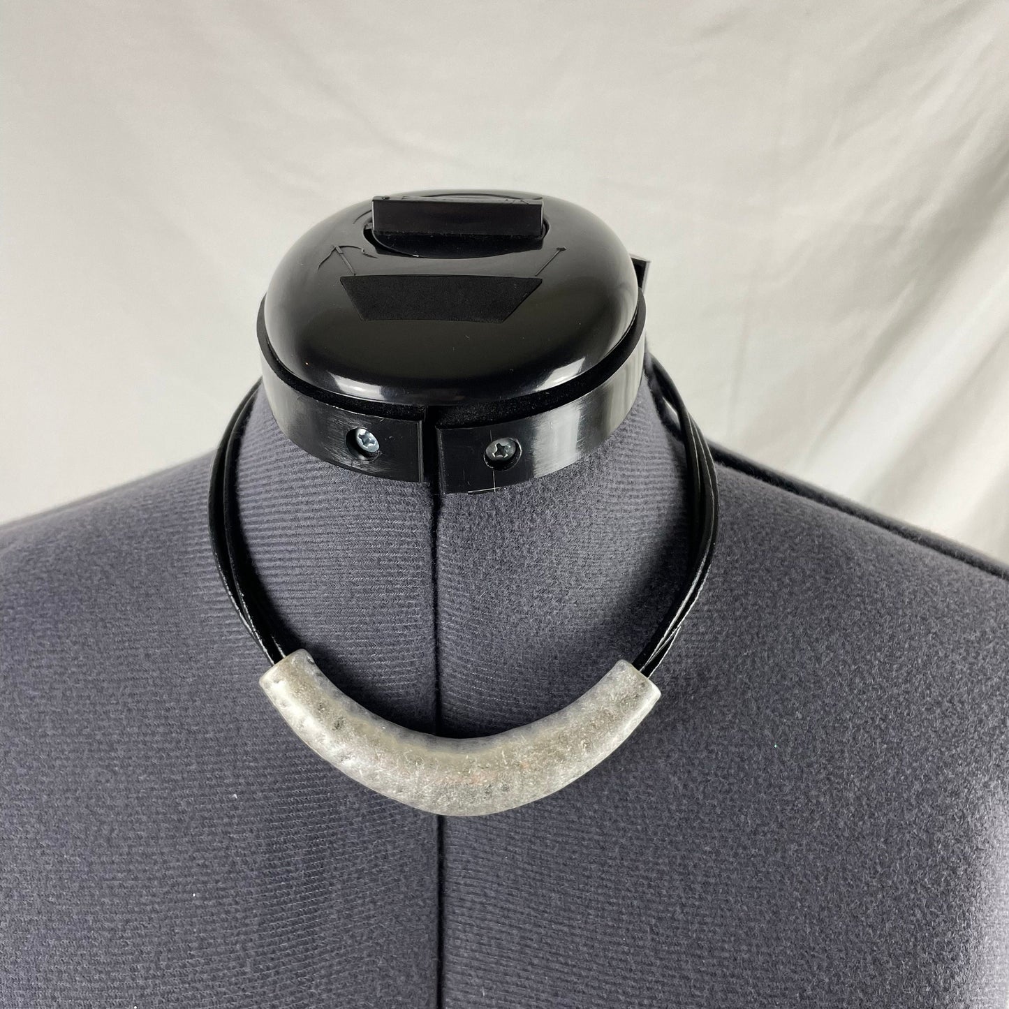Vtg 90s Silver Stamped Pendant Necklace Graphic Tee – Aesthetic Look · Perfect For Daily Wear