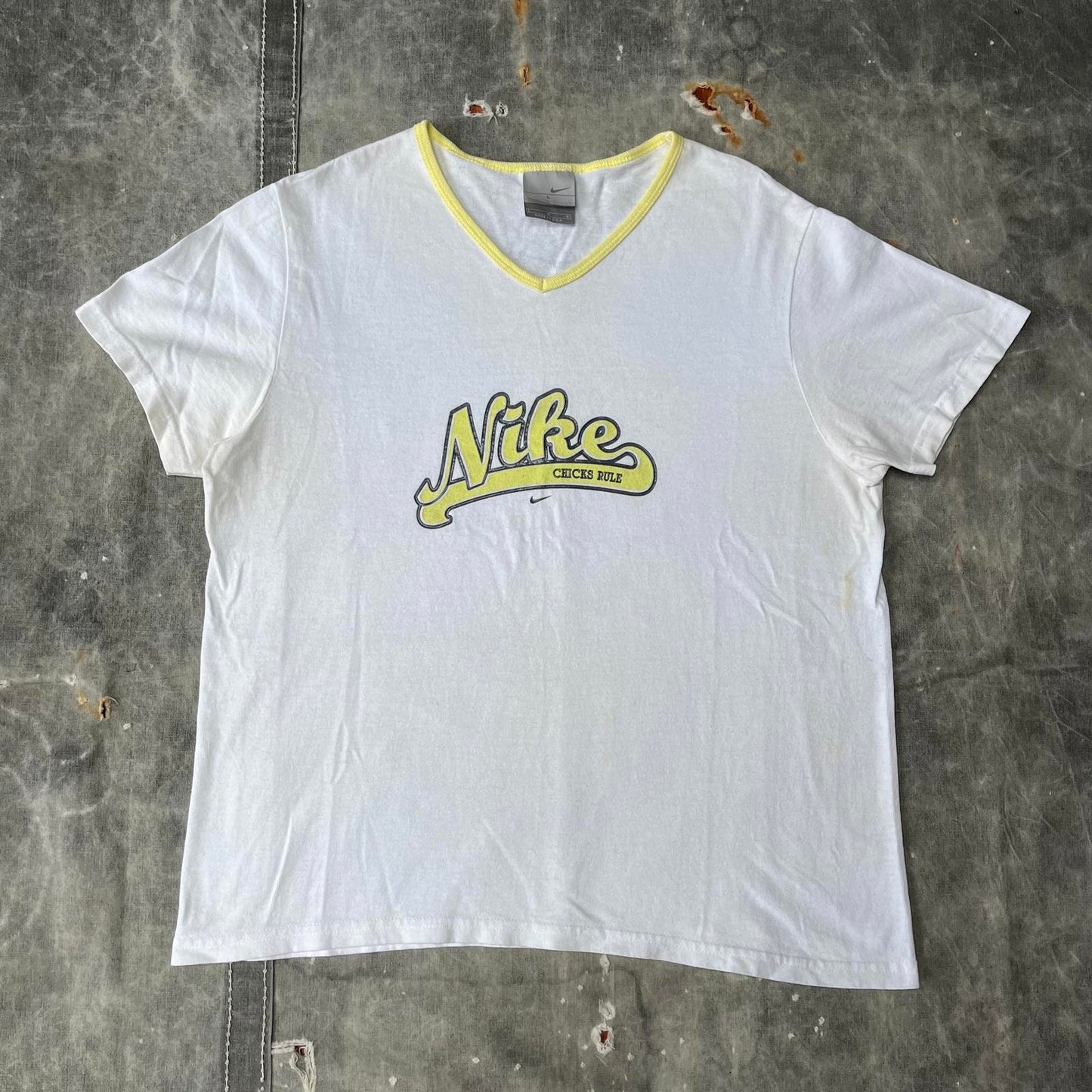 Vintage Y2K Womens Nike Silver Tag Shirt Graphic Tee – Easygoing Wear · Perfect For Daily Wear