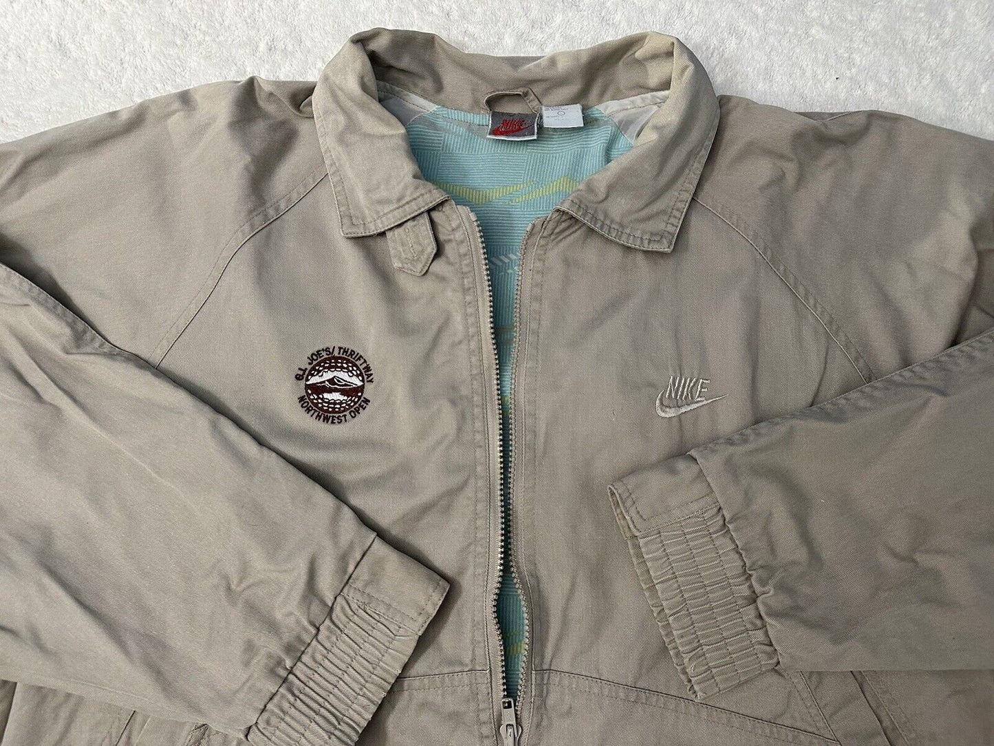 Vintage 1980s Nike GI Joe39s Thriftway Northwest Open Golf Event Jacket L XL Graphic Tee – Bold Style · Top Pick For Any Outfit