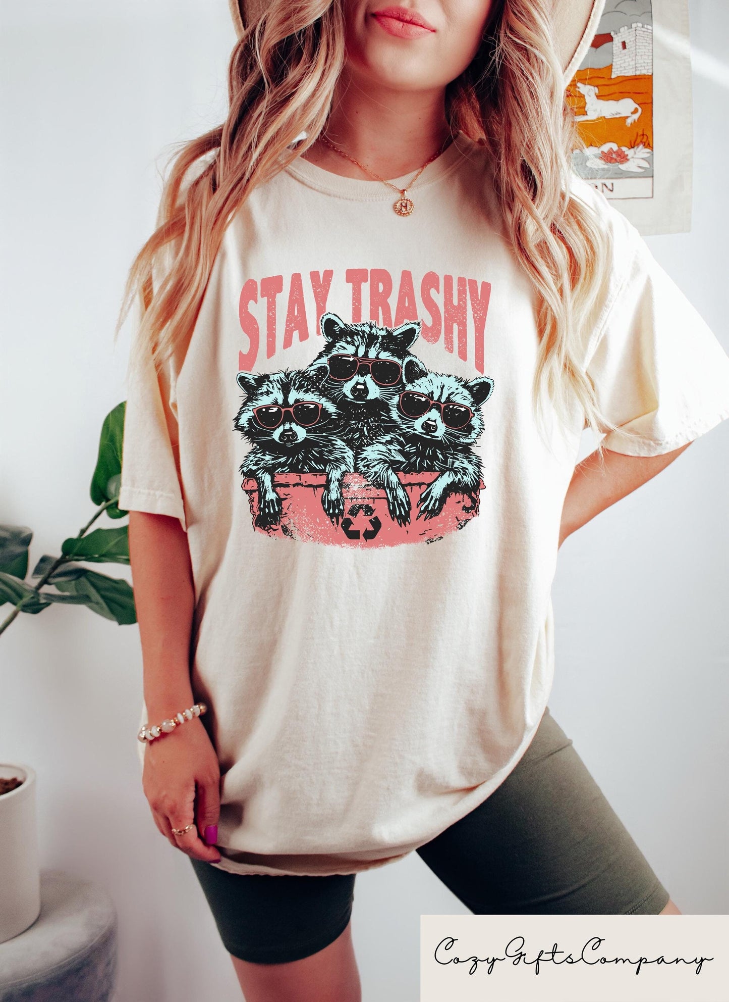 Retro Stay Trashy Shirt 90s Funny Racoon Shirt Meme T Shirt Trash Panda Shirt Street Cats Shirt Retro Y2k Shirts Raccoon T Shirt Graphic Tee – Fan Favorite · High-Quality Print