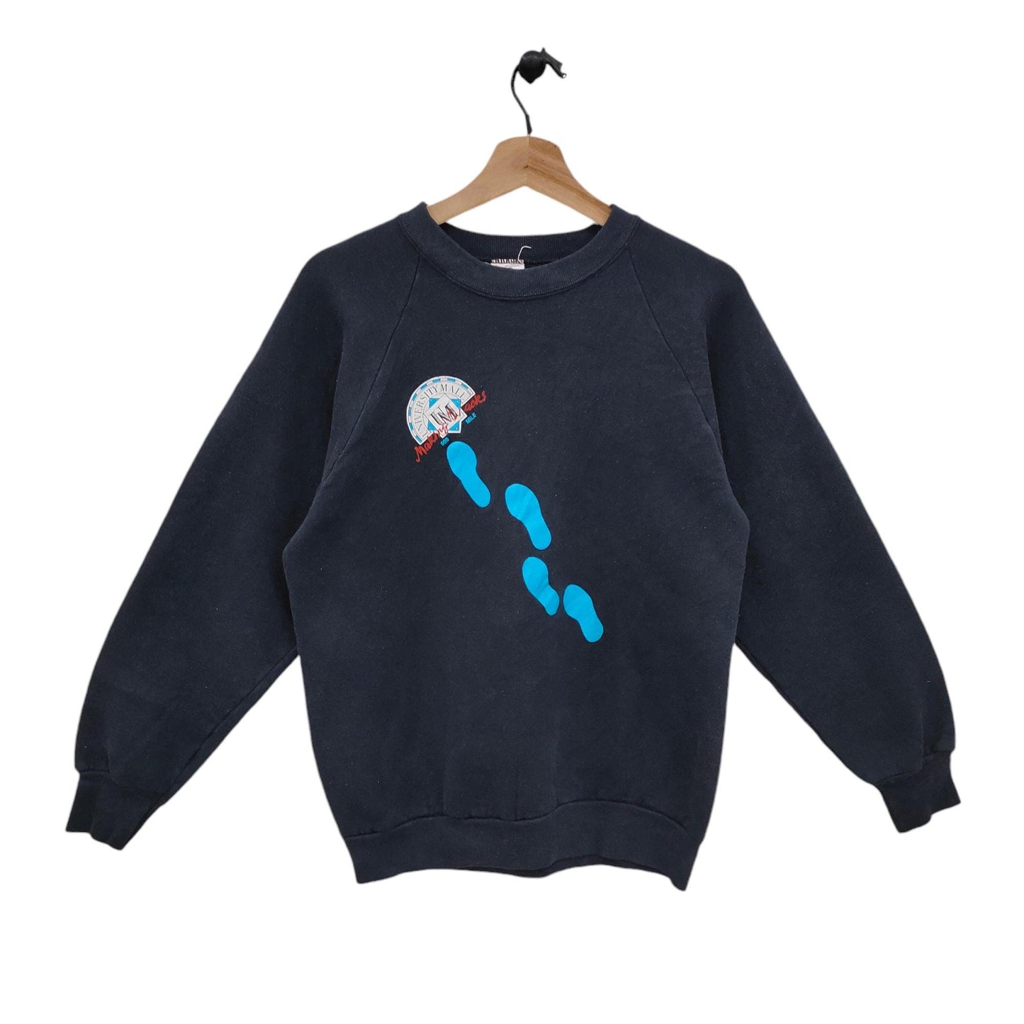90s Universiti Mall Ragland Sweatshirt Vintage Fruit of the Loom UM Sweater Jumper Crewneck Black Sweatshirt – Soft Feel · Perfect For Daily Wear
