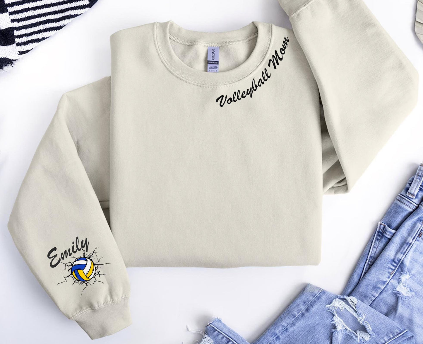 Custom Volleyball Mom Sweatshirt Personalized Volleyball Mom Gift Proud Mom of Volleyball Player Hoodie Sports Mom Apparel for Game Day Hoodie – Aesthetic Look · High-Quality Print