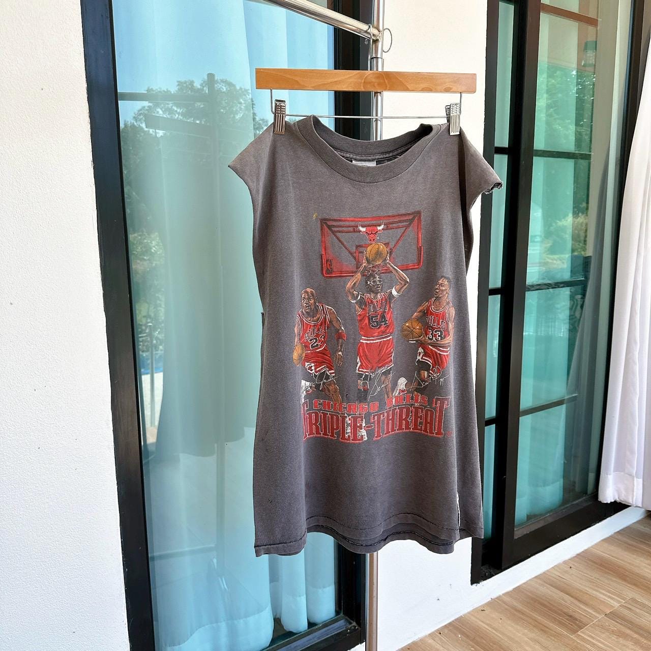 90s Chicago Bulls NBA basketball Nutmeg mills t shirt XL Graphic Tee – Warm & Stylish · Great Gift For Fans