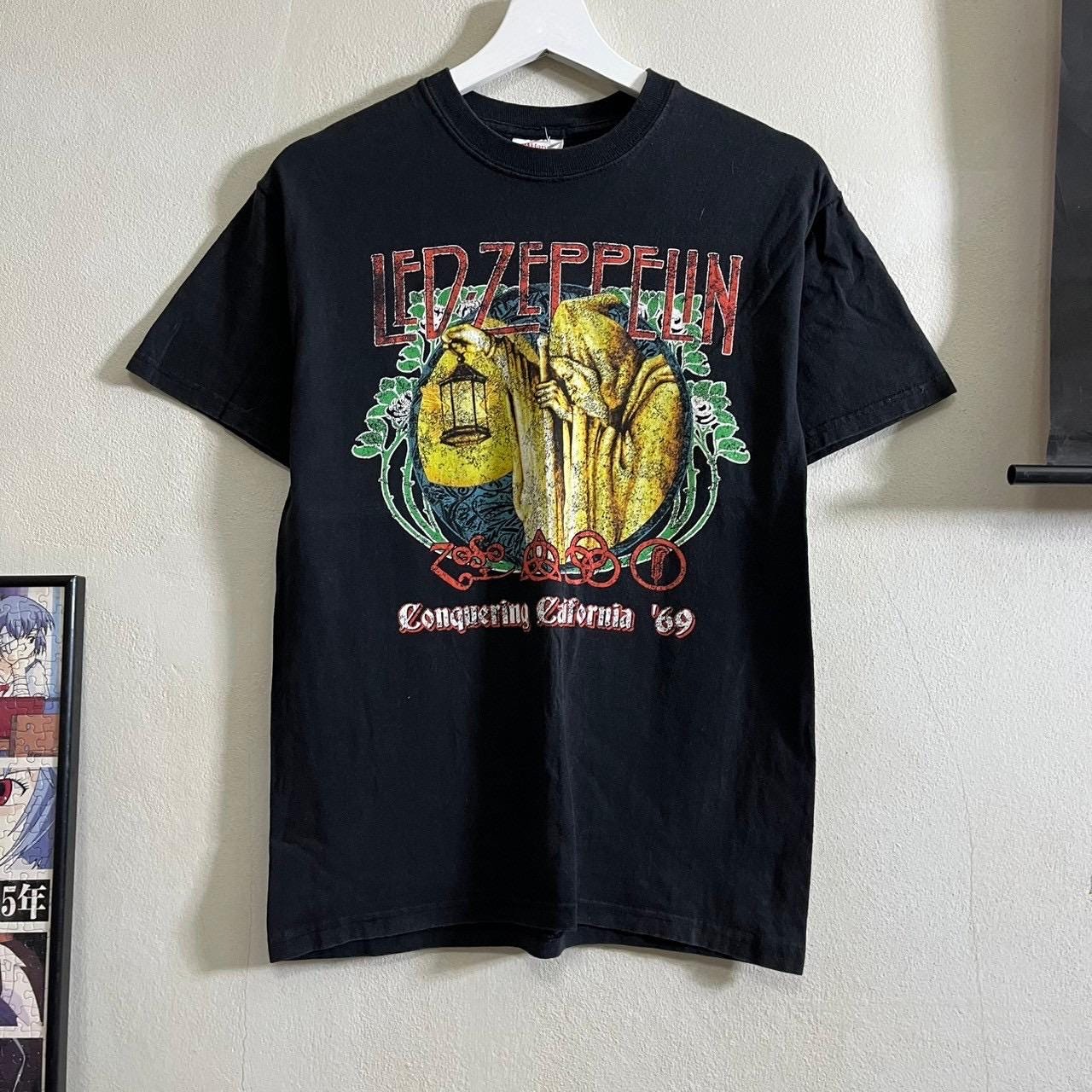 Vintage LED Zeppelin T shirt size S Graphic Tee – Warm & Stylish · Must-Have Style