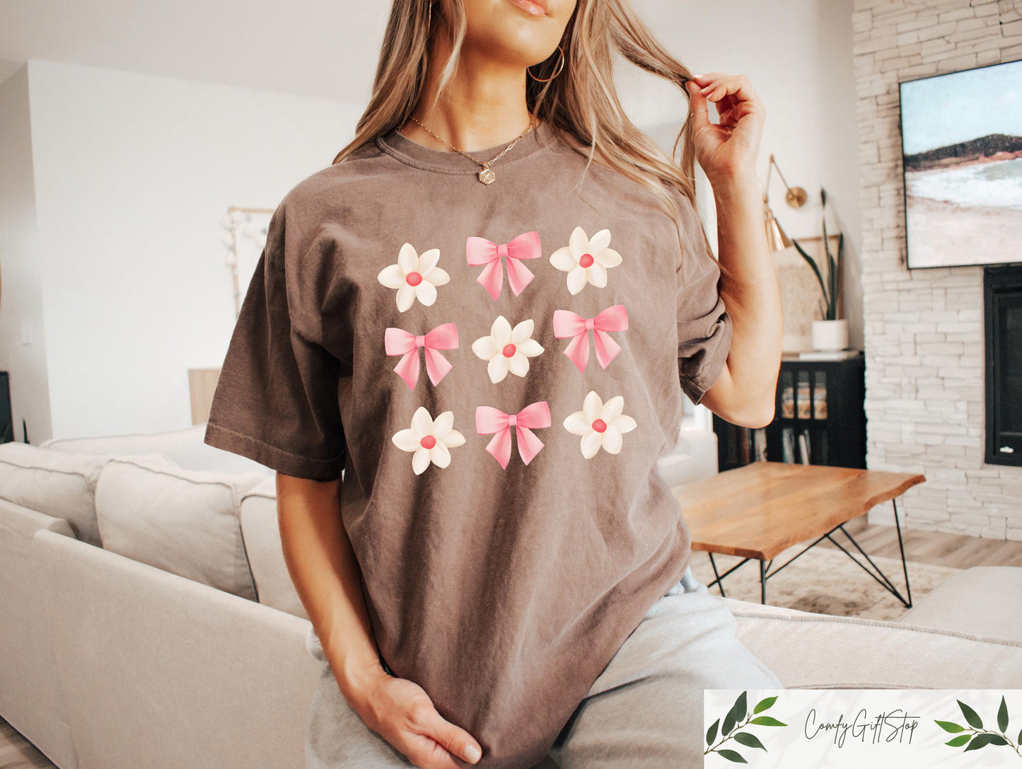 Coquette Daisy T shirt Retro Comfort Shirt Coquette Bowknot Sweatshirt Trendy Shirt For Mom Floral Mom Gift Cute Summer Tee Sweatshirt – Aesthetic Look · Must-Have Style