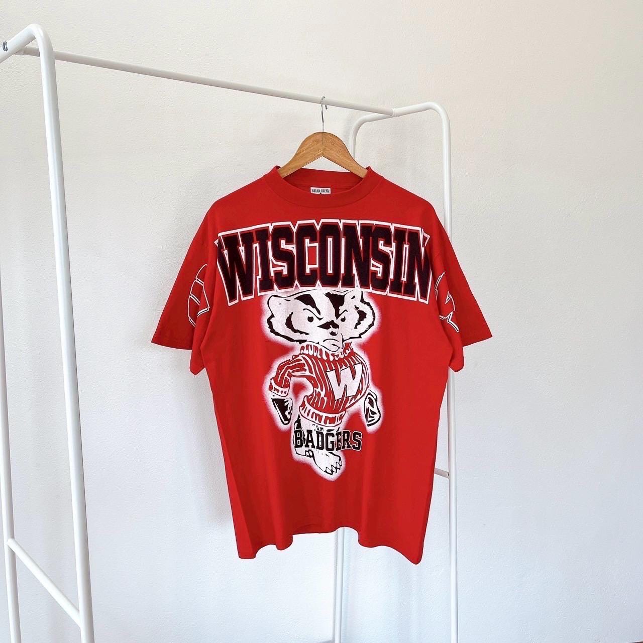 90s U of Wisconsin Wisconsin Badgers NCAA t shirt XL Graphic Tee – Fan Favorite · Top Pick For Any Outfit