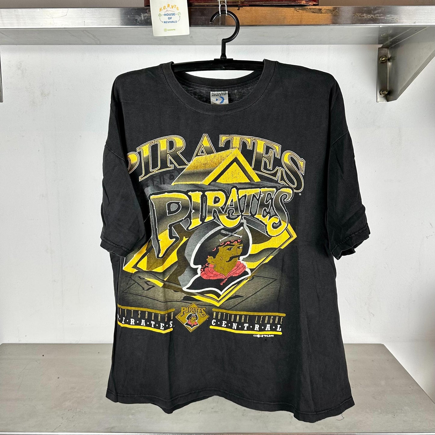 Vintage 1995 Pittsburgh Pirates Big Graphic Baseball MLB XL T shirt Vintage Pittsburgh Pirates Tshirts Vintage Baseball Tshirts Graphic Tee – Feel-Good Design · Perfect For Daily Wear