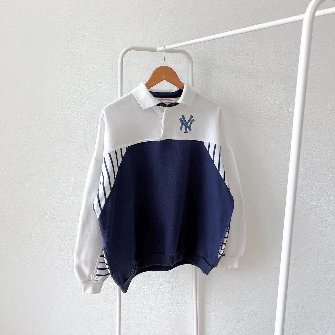 Vintage 90s New York Yankees MLB baseball vintage College concept inc blue sweatshirt L Sweatshirt – Premium Graphic · High-Quality Print