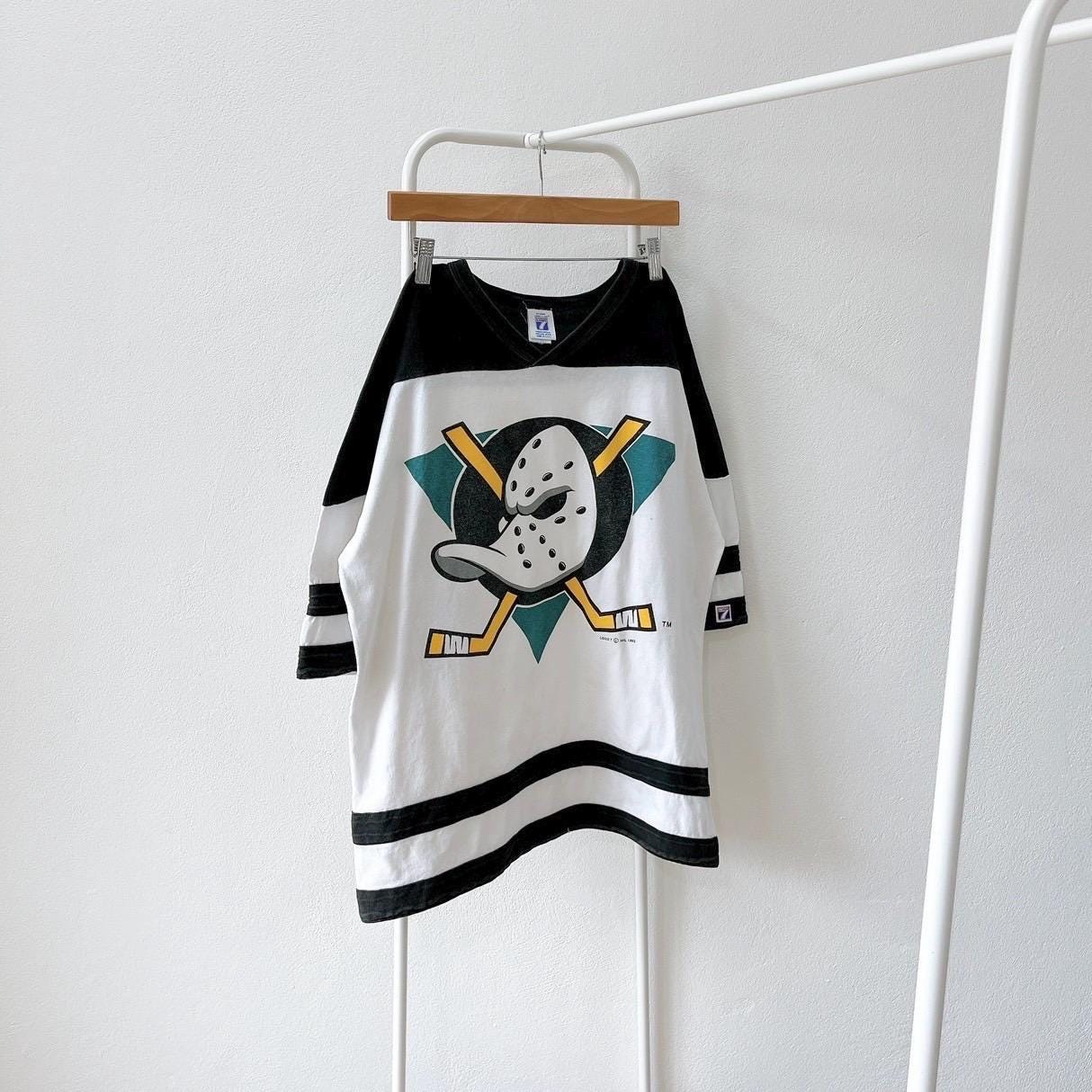 Vintage 90s Anaheim Ducks Vintage Mighty Ducks tee 1993 hockey vintage Logo 7 white t shirt L Graphic Tee – Warm & Stylish · Must-Have Style