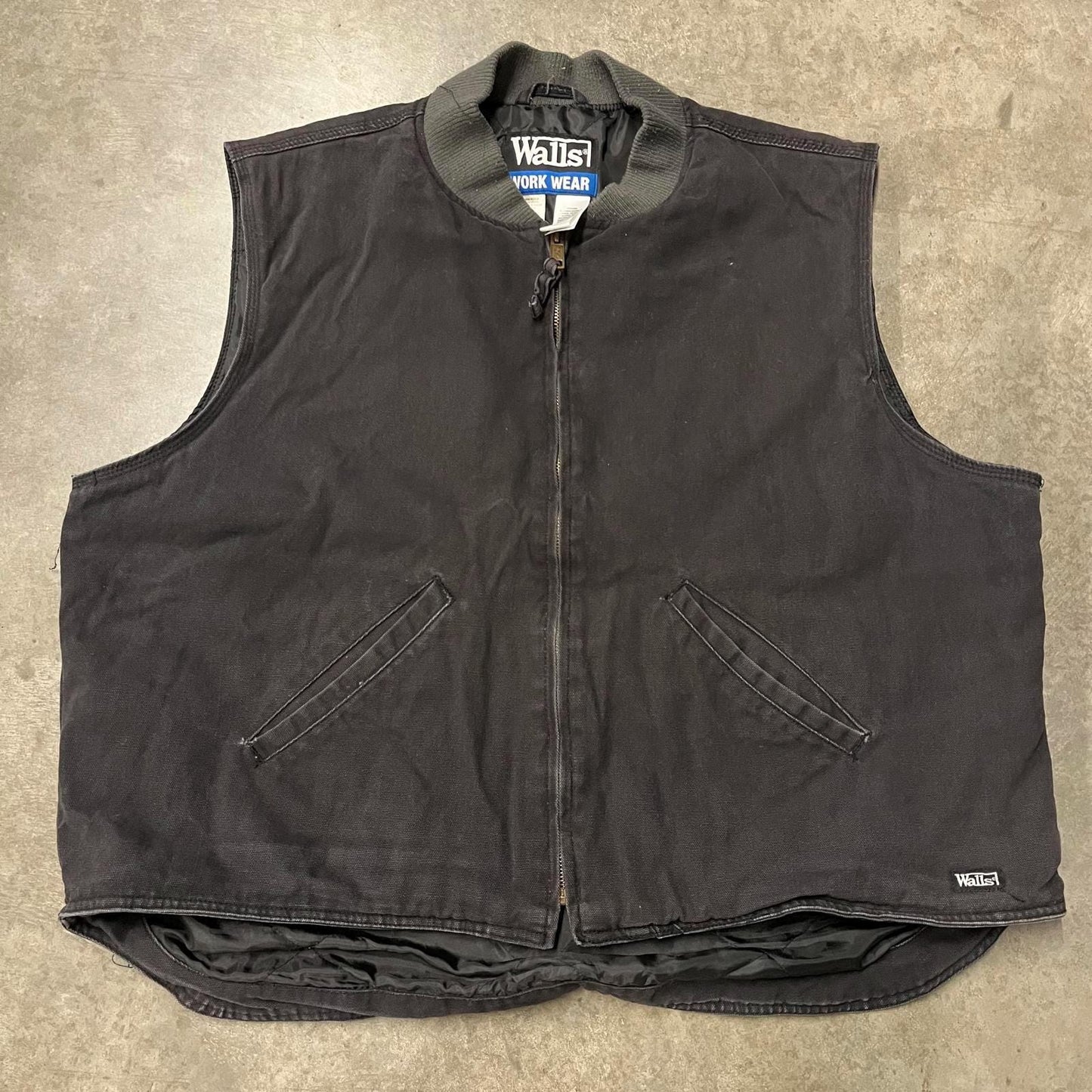 Vintage Y2K Walls Carhartt Style Workwear Grunge Black Vest Graphic Tee – Warm & Stylish · Must-Have Style
