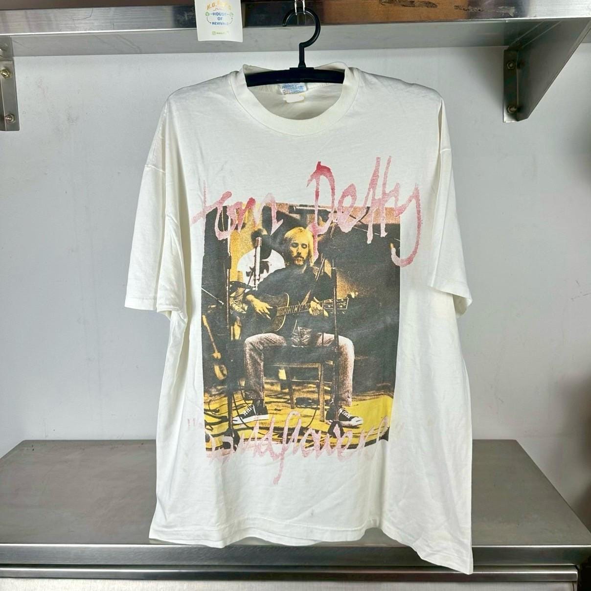 Vintage 1995 Tom Petty Wildflowers Tour Promo Single Stitch T shirt Vintage Band Tshirt Vintage Band Tee Vintage Music Tshirt Graphic Tee – Aesthetic Look · Great Gift For Fans