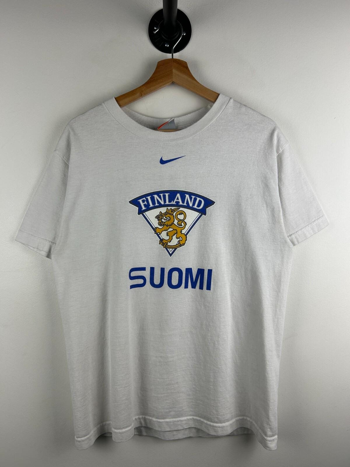 Vintage Nike Bauer Finland Hockey Middle Swoosh White Tee Size M Graphic Tee – Premium Graphic · High-Quality Print