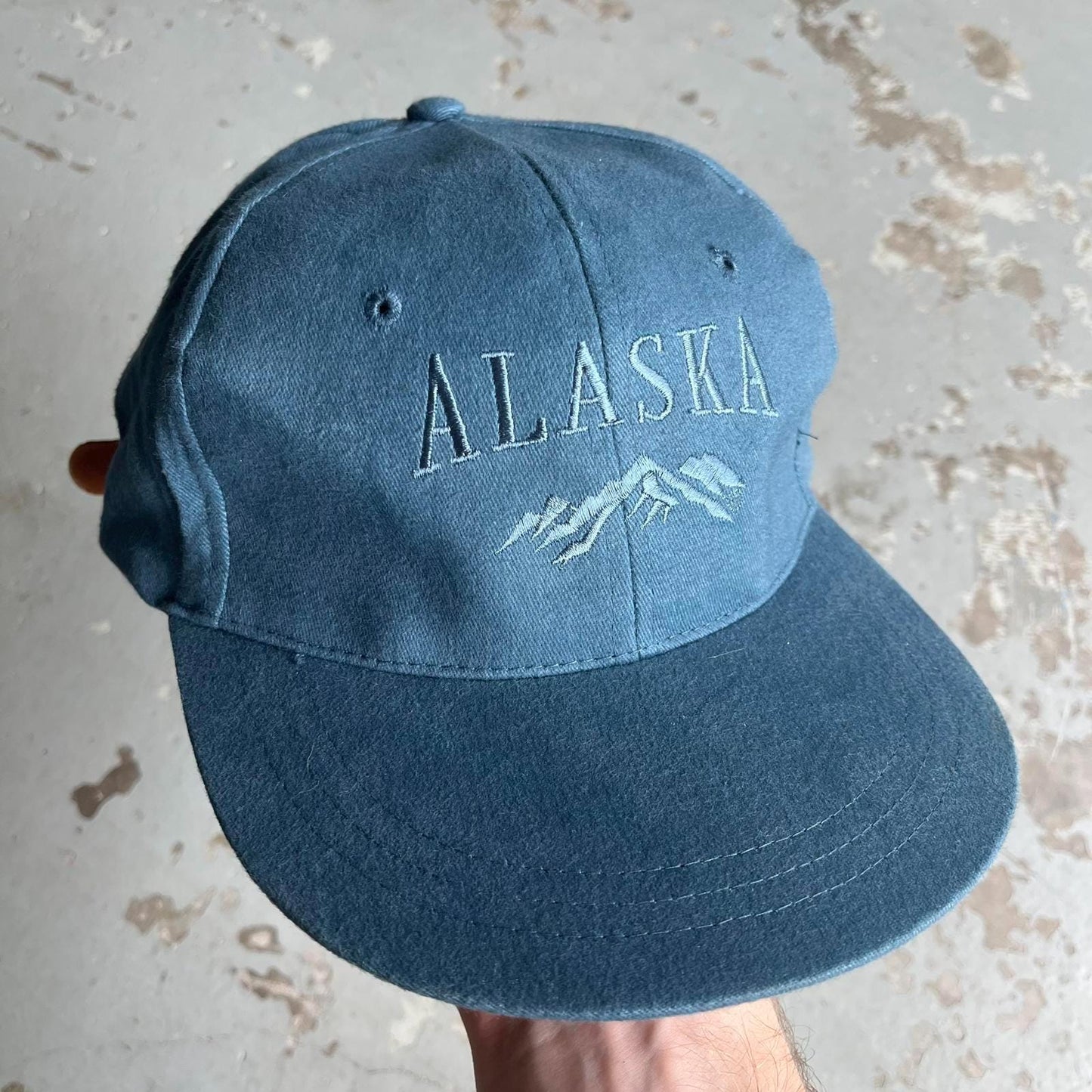 Vintage 90s Alaska Mountain Nature Embroidery Adjustable Hat Graphic Tee – Everyday Comfort · Must-Have Style