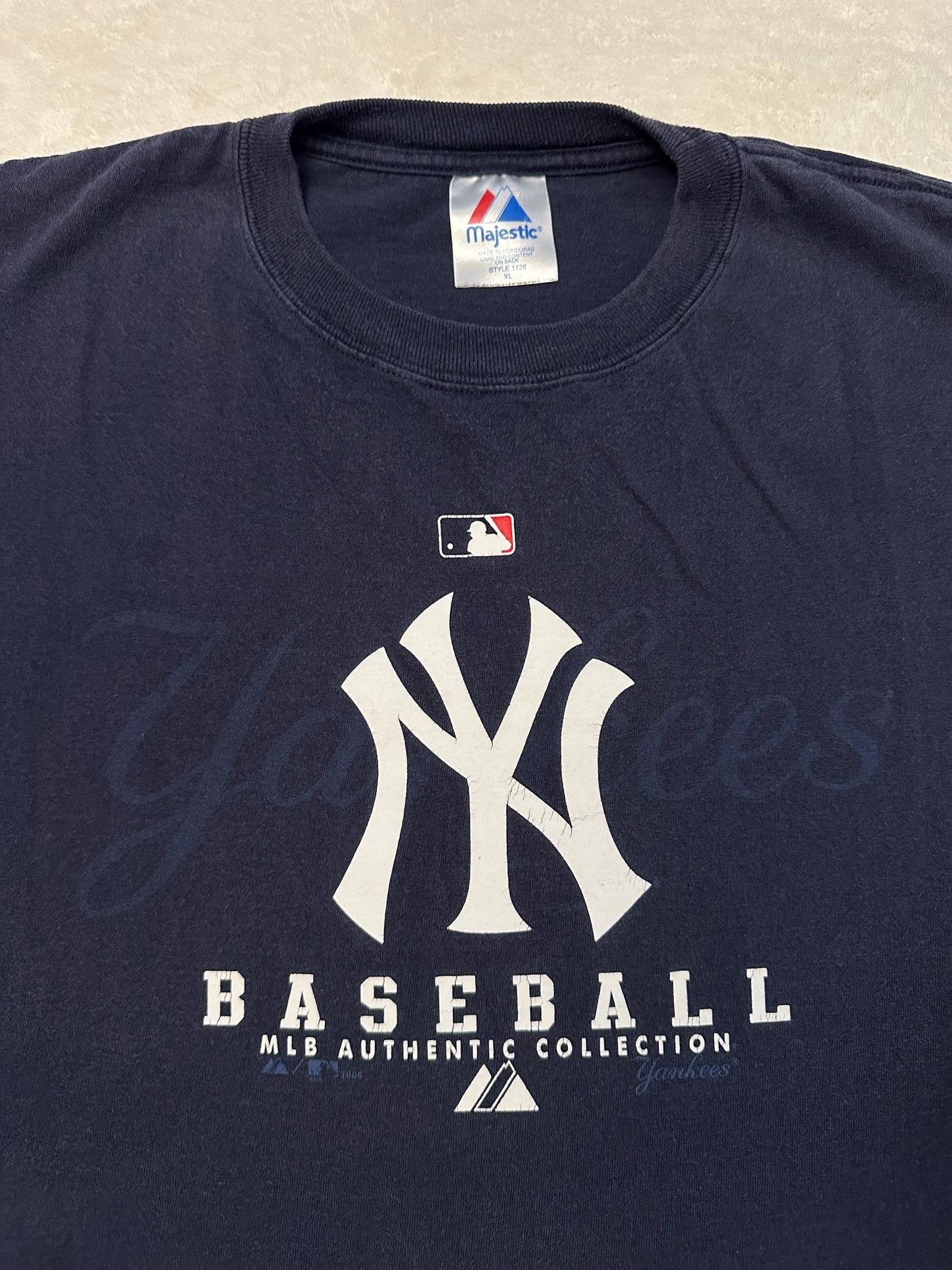 Vintage 2000s Y2K New York Yankees MLB Baseball Team Majestic T Shirt XL XXL Graphic Tee – Premium Graphic · Top Pick For Any Outfit