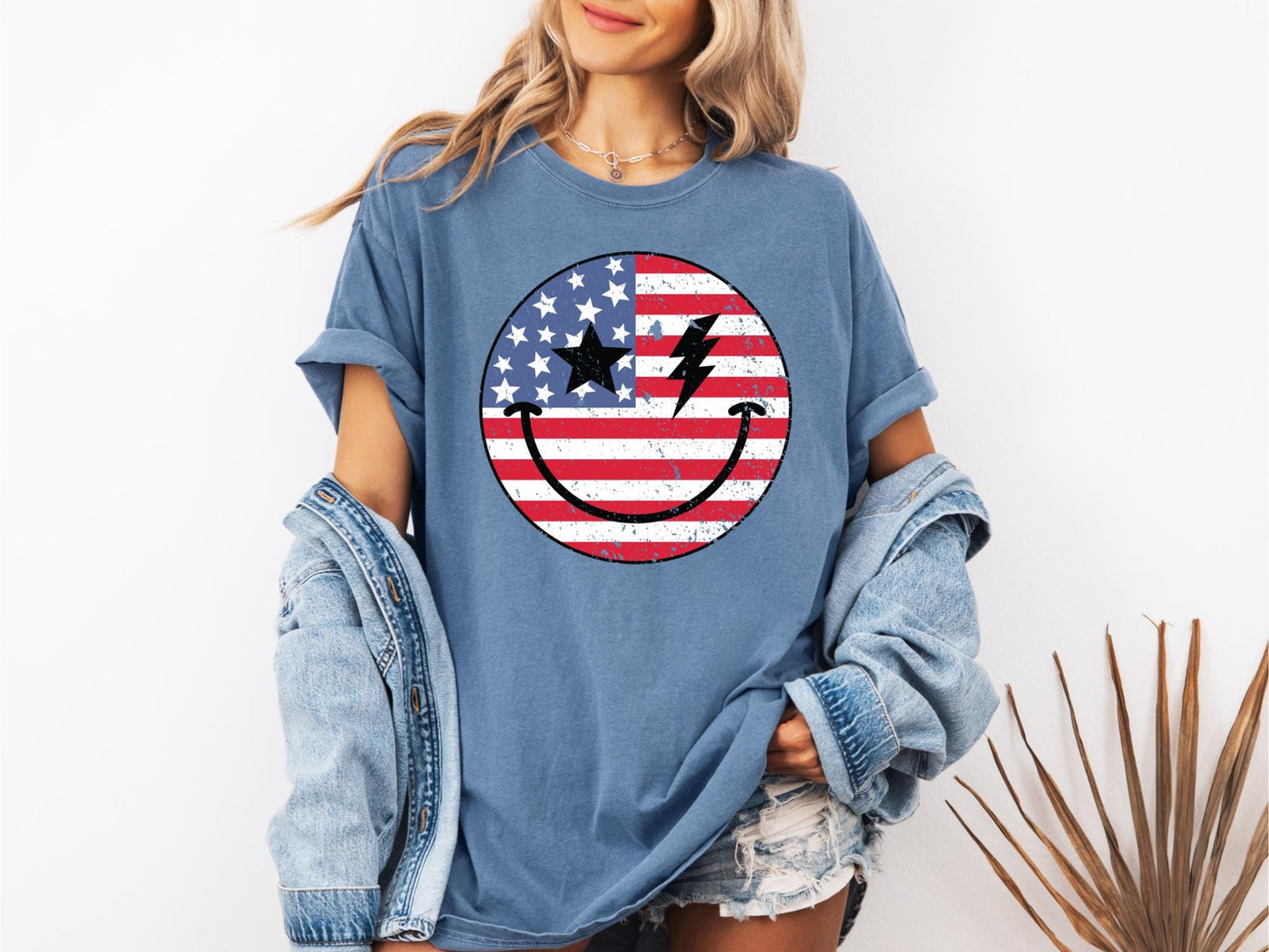 Smiley Face Shirt Funny 4th of July Shirt Independence Day T shirt Patriotic Shirt USA T Shirt Retro Tee for Women Graphic Tee – Aesthetic Look · High-Quality Print