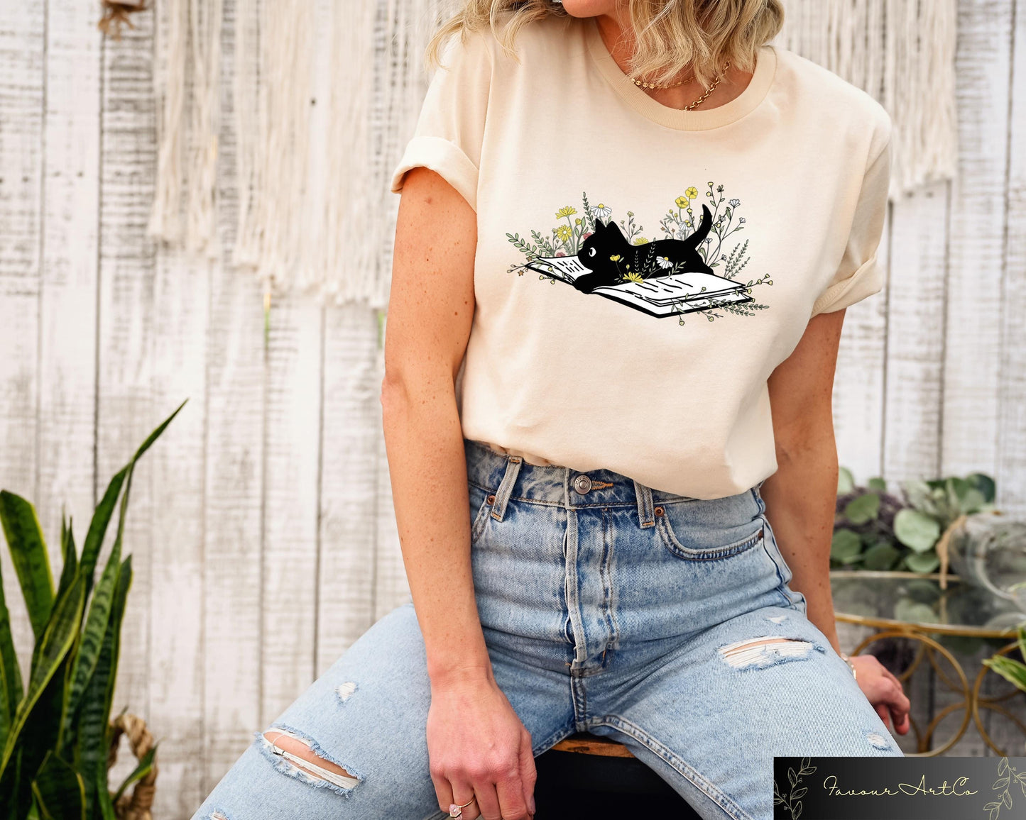 Cute Floral Cat T shirt Funny Bookish Sweatshirt Book Lover Shirt Cat Lover Gift Librarian Lady Crewneck Floral Bookworm Shirt Sweatshirt – Easygoing Wear · High-Quality Print